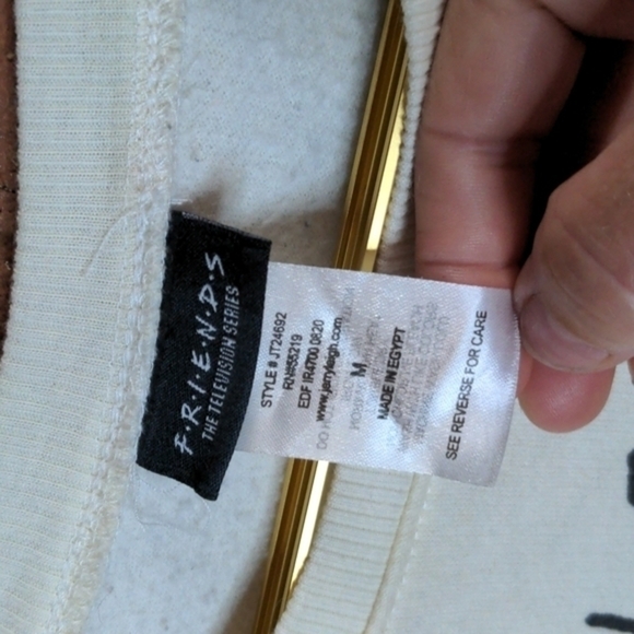 Friends Logo Medium Cream Cropped Sweatshirt w/ Graphic of the Cast - Picture 4 of 9